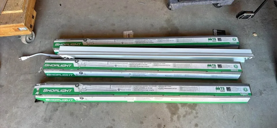 Shoplight - No bulbs