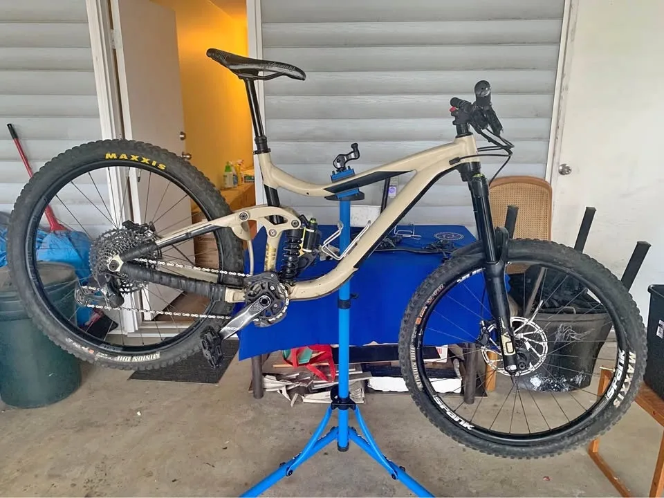 (NEED GONE)Size M 2019 Giant Reign SX 1 27.5