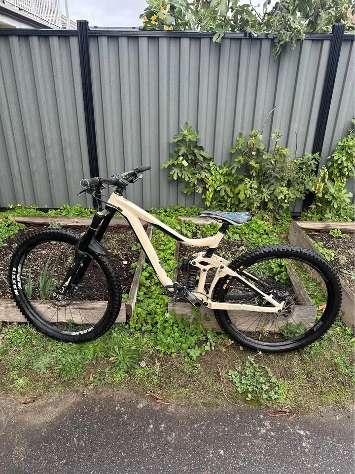 Giant Reign SX 1 Size M image indicator(5)