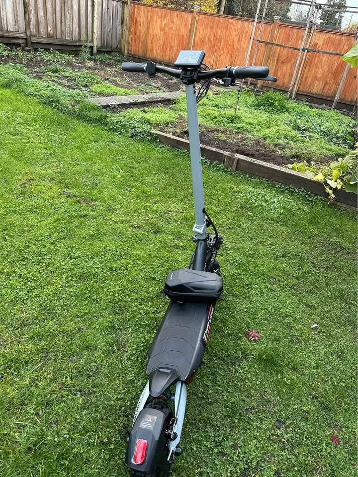 Circooter Raptor Pro (OPEN BOX 0kms) with bag image indicator(2)