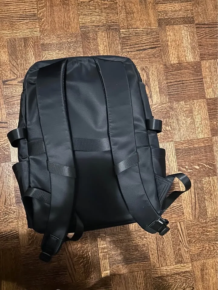 Lululemon New Crew Backpack 22L image indicator(3)