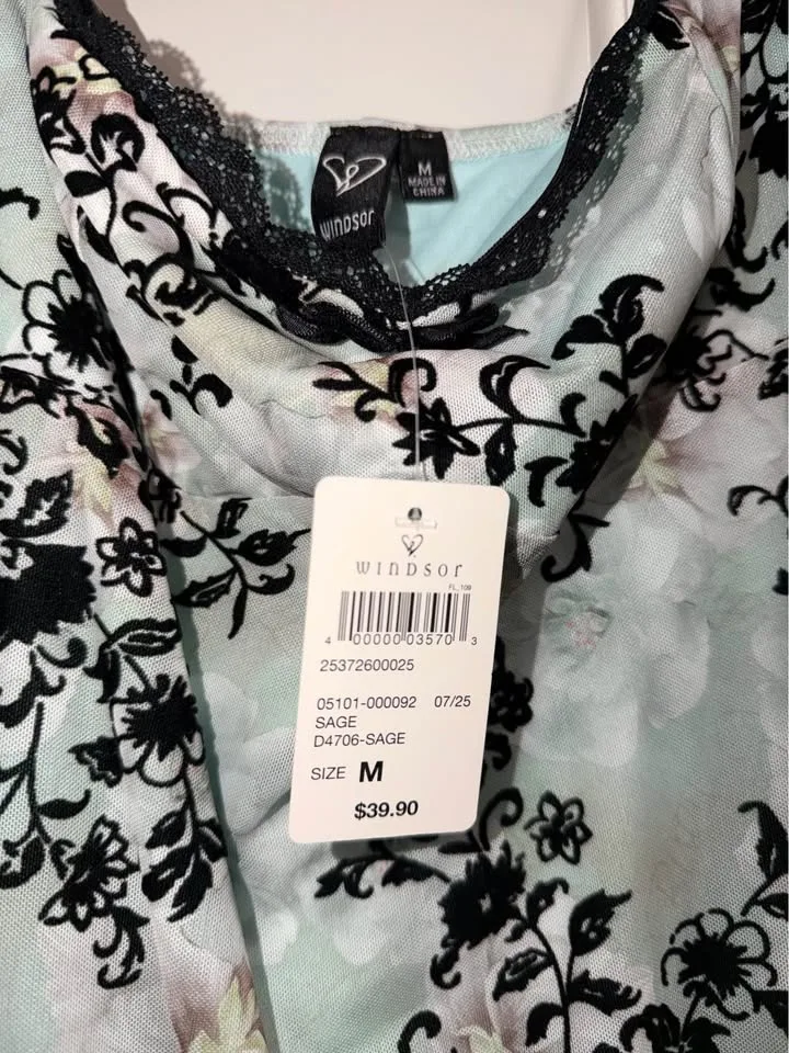 Your next favorite dress — just in time for the holiday season 🎁 image indicator(2)