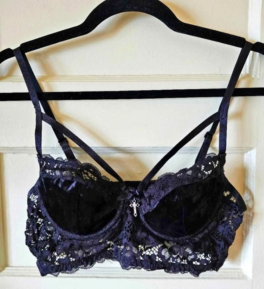 Size M Killstar black velvet and lace goth bra bralette