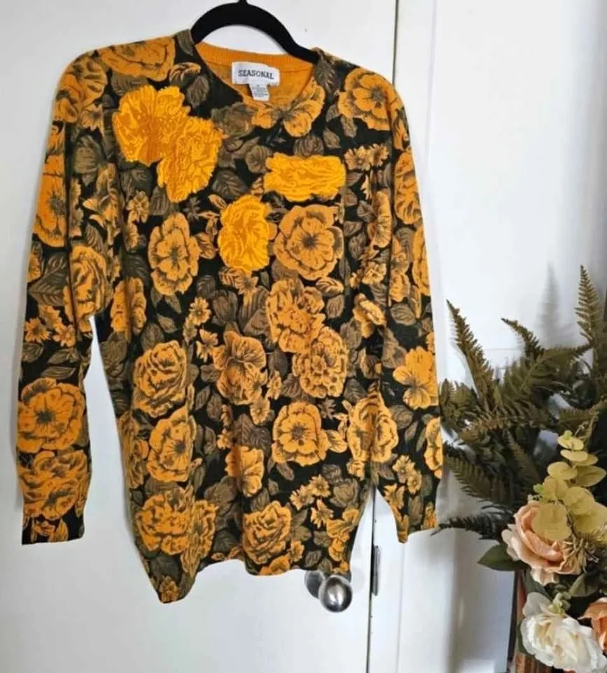 Men's M angora and lambswool mustard green vintage floral knit e