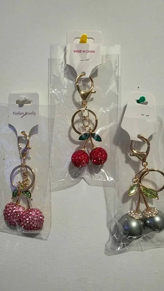 Luxury sparkling keychains image indicator(10)