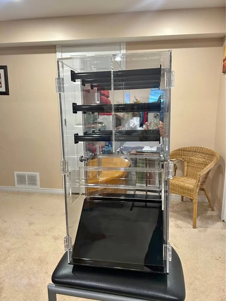 Acrylic Locking Jewelry Display Case