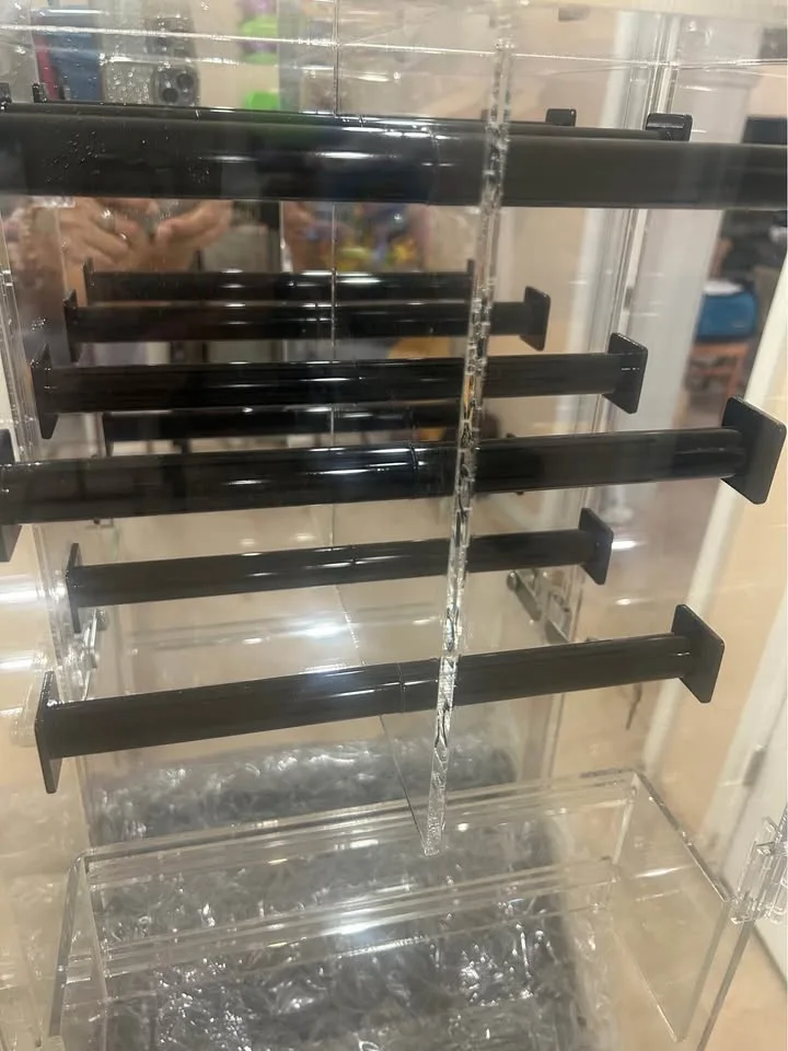 Acrylic Locking Jewelry Display Case image indicator(2)
