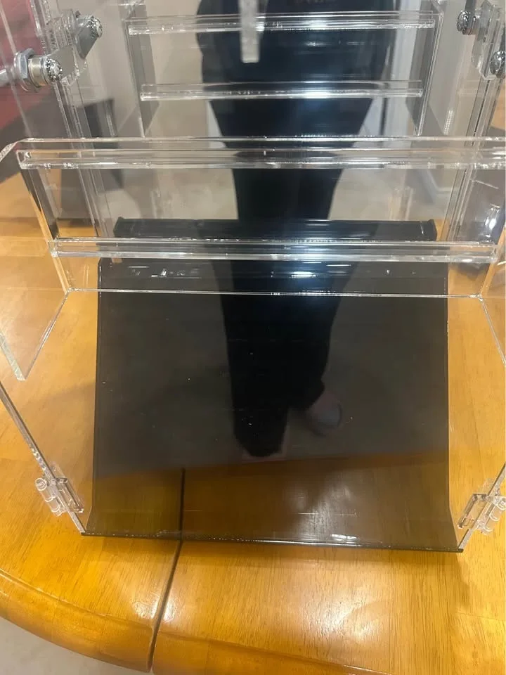 Acrylic Locking Jewelry Display Case image indicator(3)