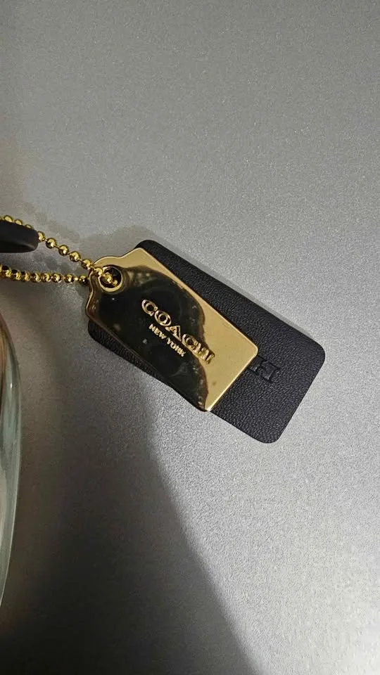 Full size personal fragrances image indicator(7)