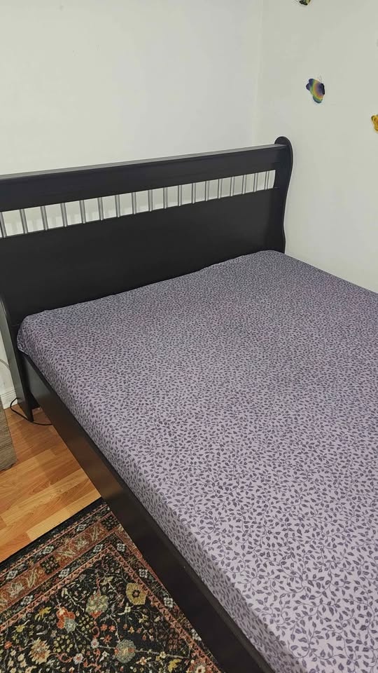 Queen bed with mattress for sale - photo 2