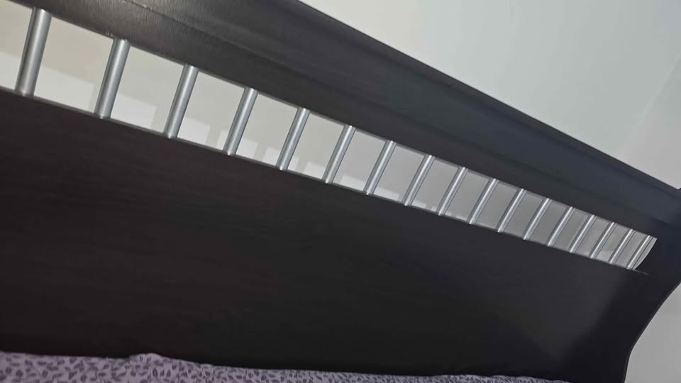 Queen bed with mattress for sale - photo 4