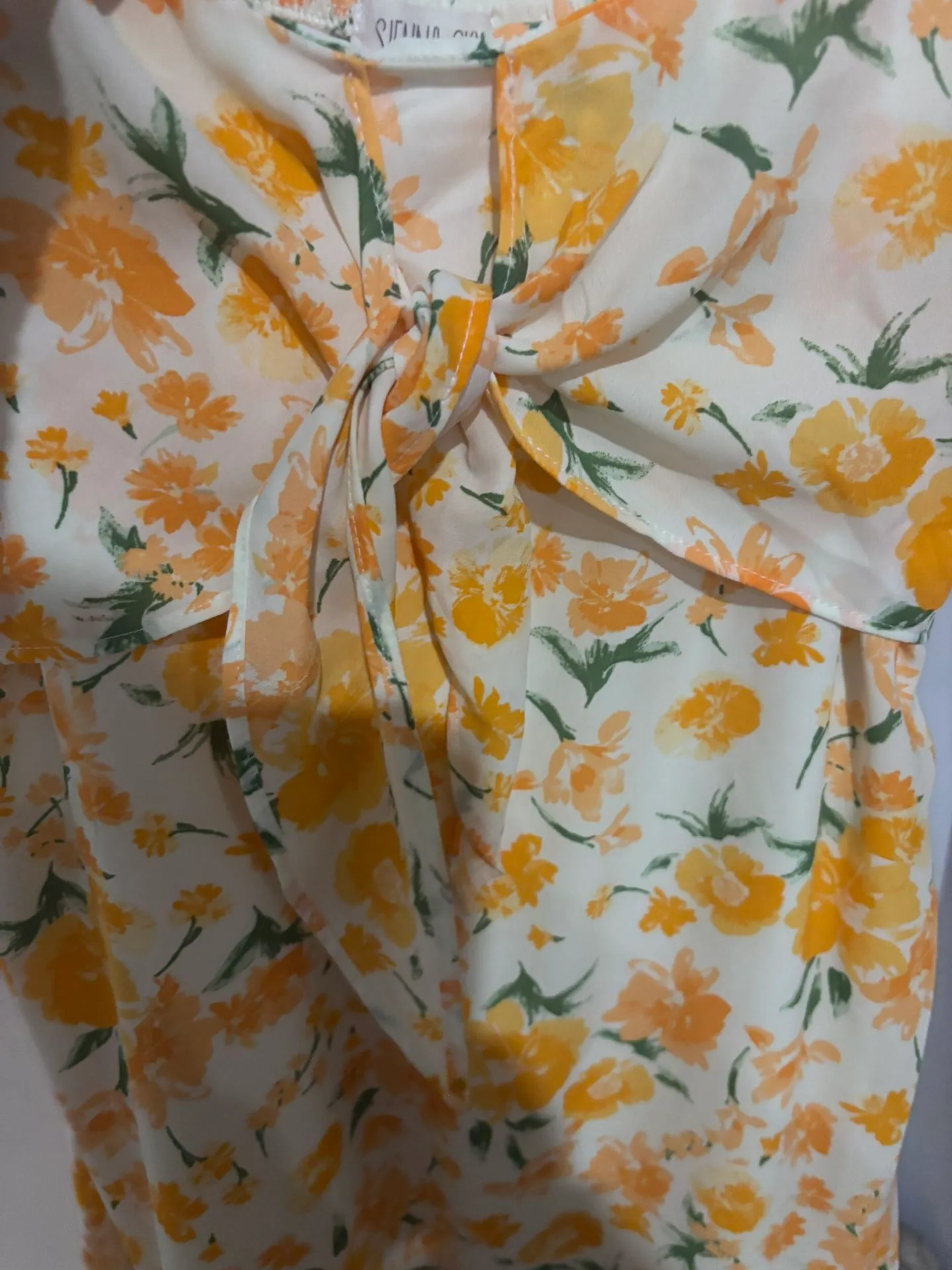 Sienna Sky Floral Off-Shoulder Tie Front Dress – Size Small image indicator(3)