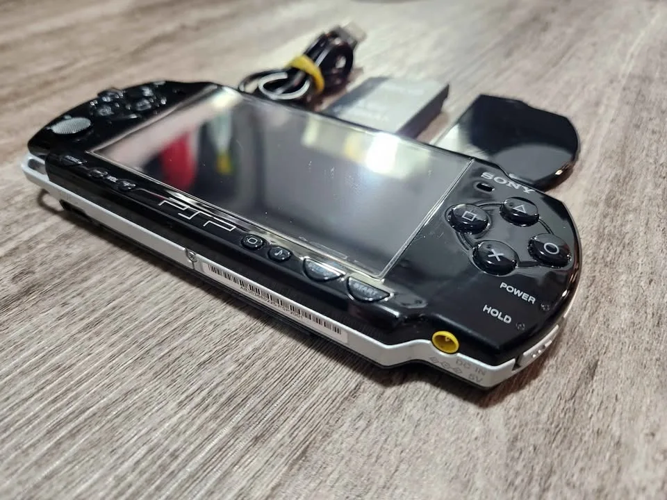 PSP 2000 – Modded (Latest Custom Firmware, Nov 2025) – 128GB image indicator(2)