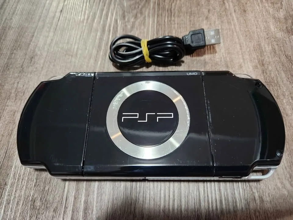 PSP 2000 – Modded (Latest Custom Firmware, Nov 2025) – 128GB image indicator(4)