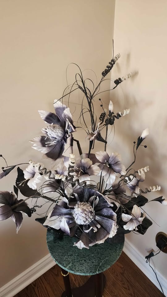 Dark grey Silk floral arrangement - photo 5
