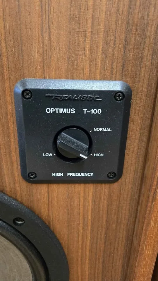 Vintage Realistic Speakers 4 set image indicator(3)