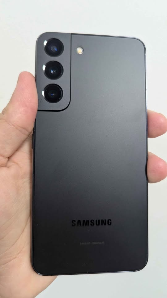 Samsung Galaxy S22 | 128 GB | Unlocked