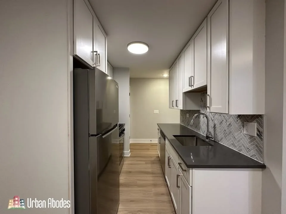 1 Bed 1 Bath Apartment image indicator(7)