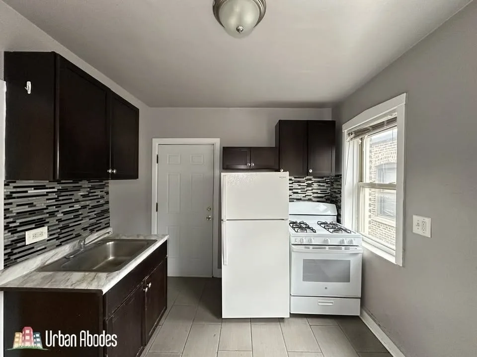 1 Bed 1 Bath Apartment image indicator(3)