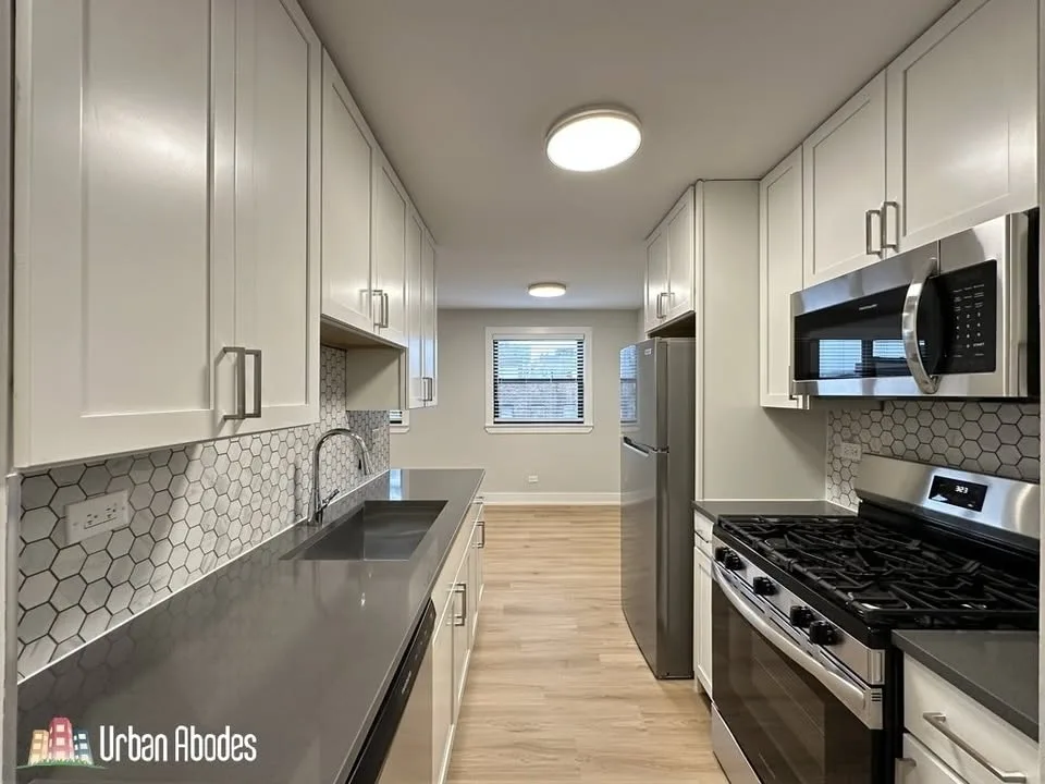 1 Bed 1 Bath Apartment image indicator(2)