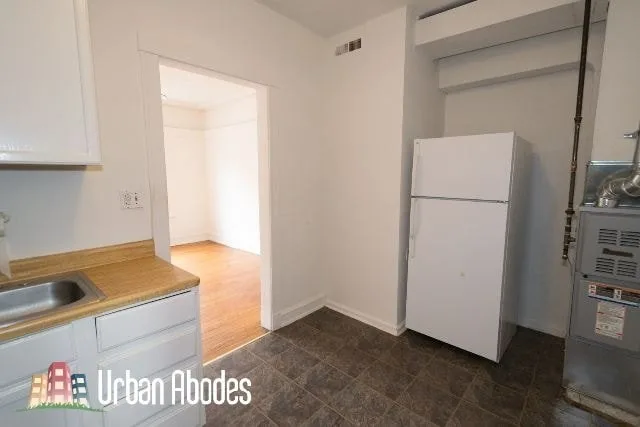 2 Beds 1 Bath Apartment image indicator(5)