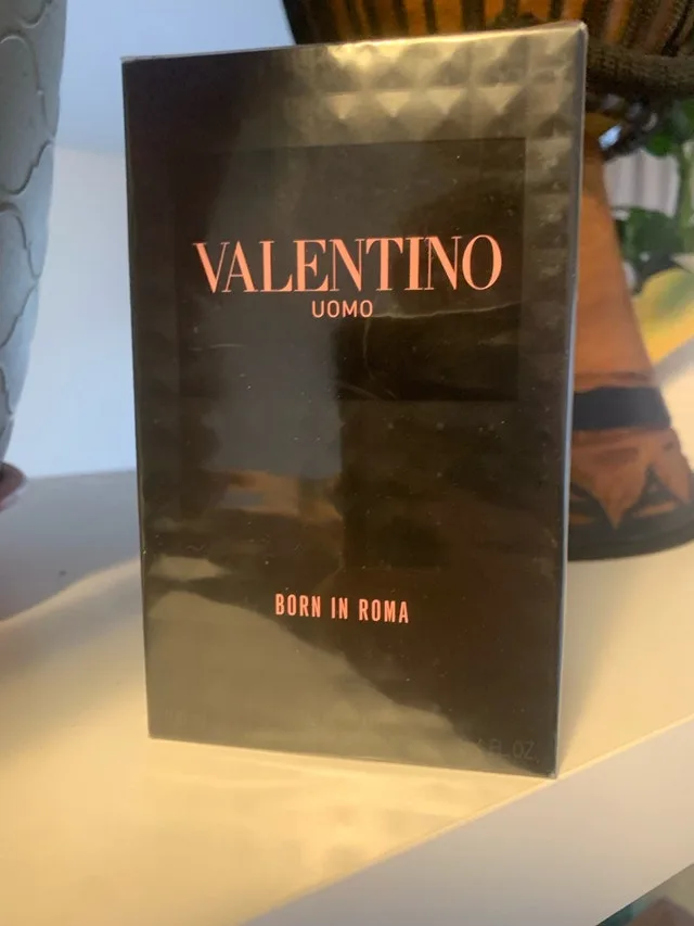 Valentino Uomo Born in Roma