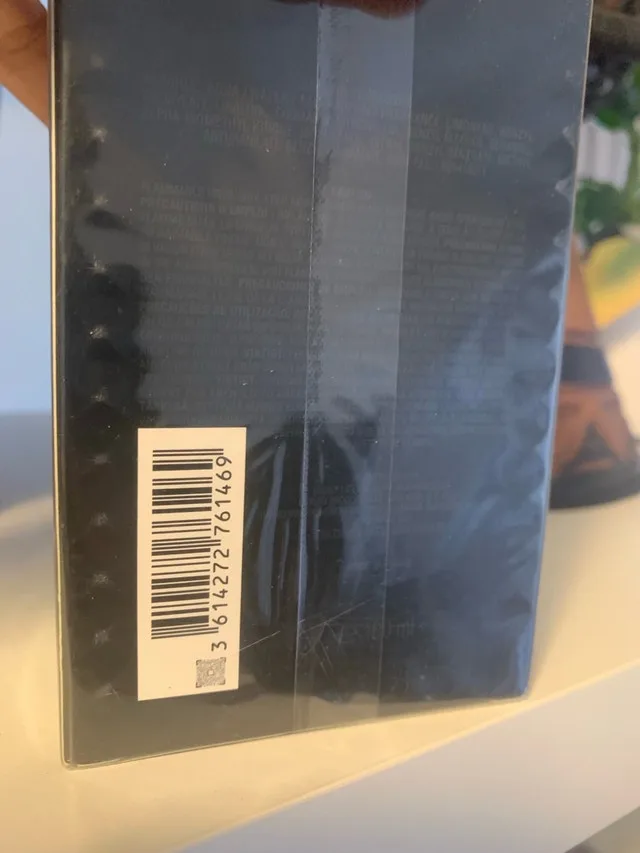 Valentino Uomo Born in Roma image indicator(2)