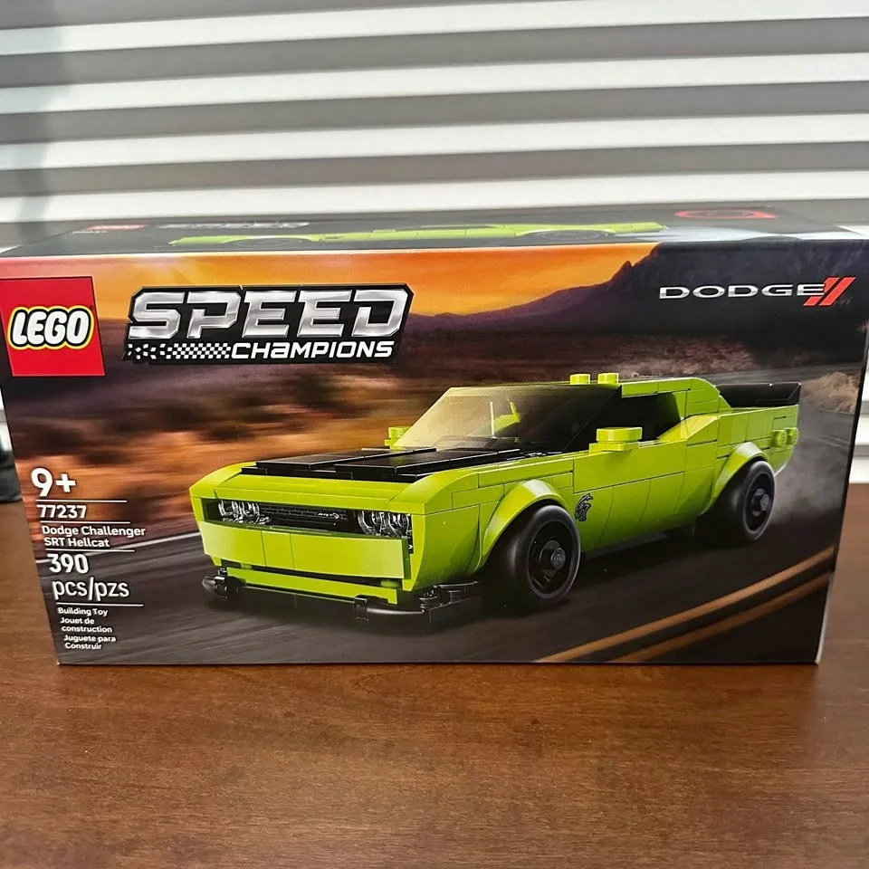 🧱 LEGO 77237 Dodge Challenger SRT Hellcat – Brand New Sealed 🧱