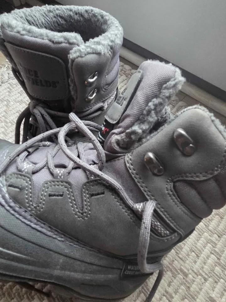 Winter boots. Waterproof and lined. image indicator(4)