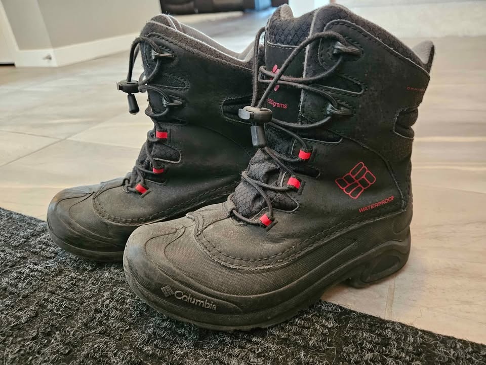 Kids Colombia Boots - Size 5 - photo 2