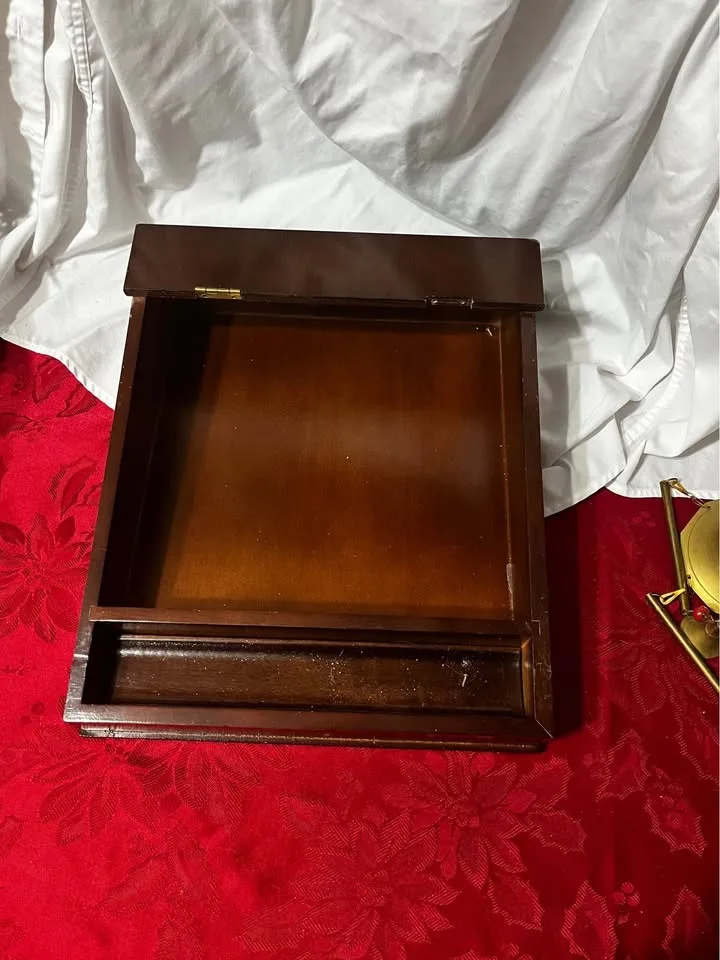 Bombay Company Portable Desk Wooden Storage Box image indicator(4)