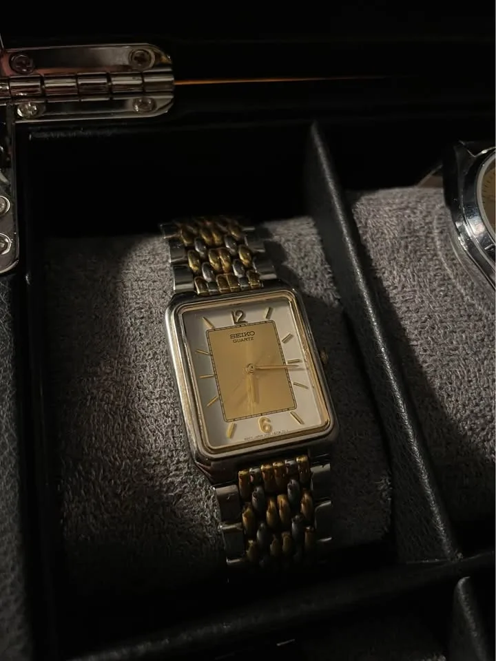 Seiko Neo Vintage Two-Tone Tank Quartz Watch image indicator(2)