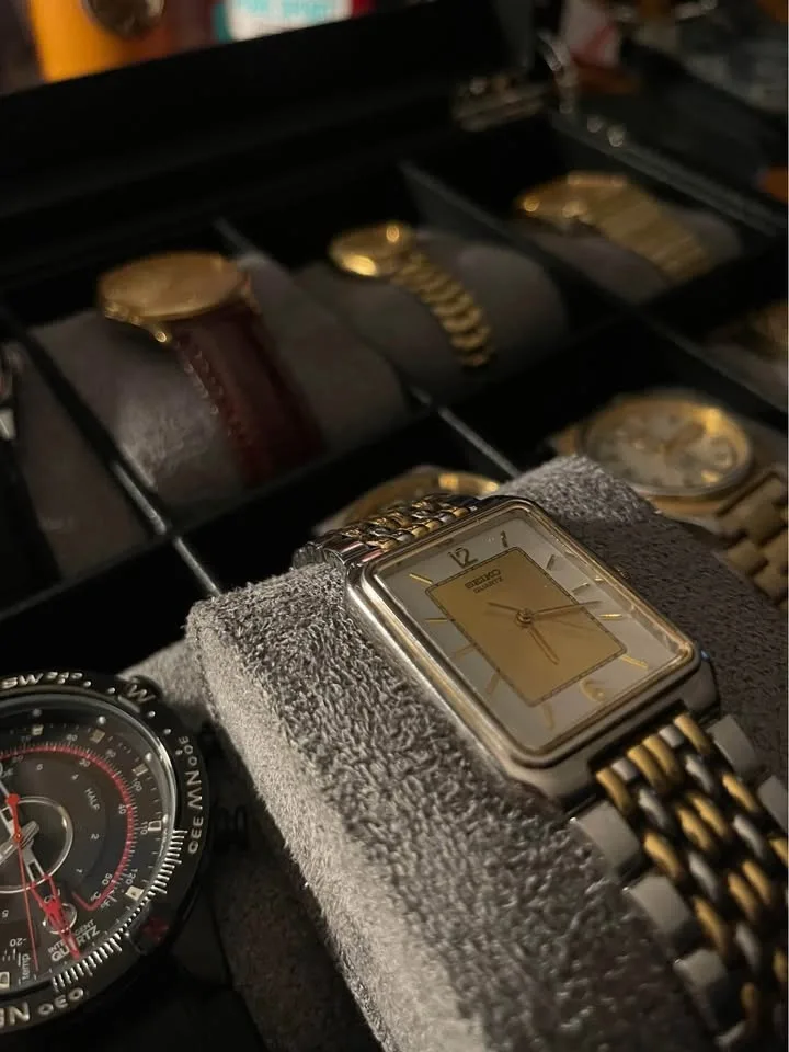 Seiko Neo Vintage Two-Tone Tank Quartz Watch image indicator(4)