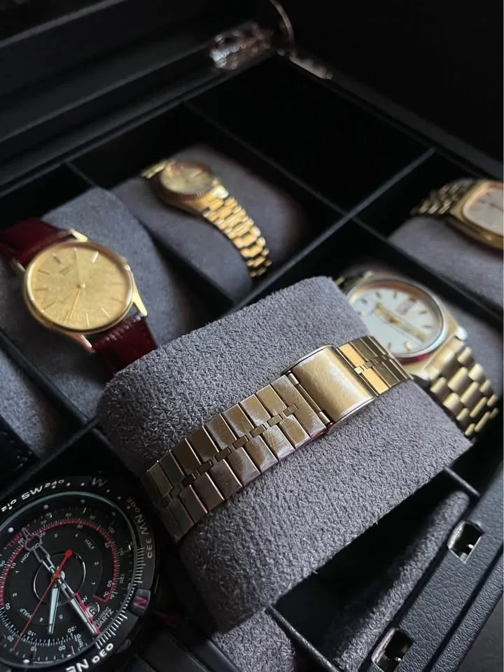 Men’s Seiko Square Gold-Tone Quartz Watch image indicator(3)