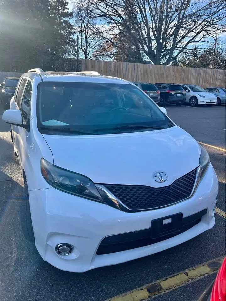 2015 Toyota sienna se no accident 171k kms