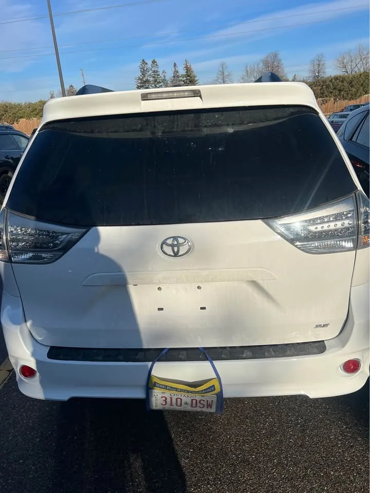 2015 Toyota sienna se no accident 171k kms image indicator(4)