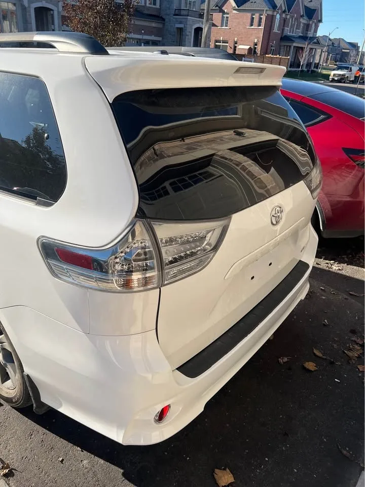 2015 Toyota sienna se no accident 171k kms image indicator(7)