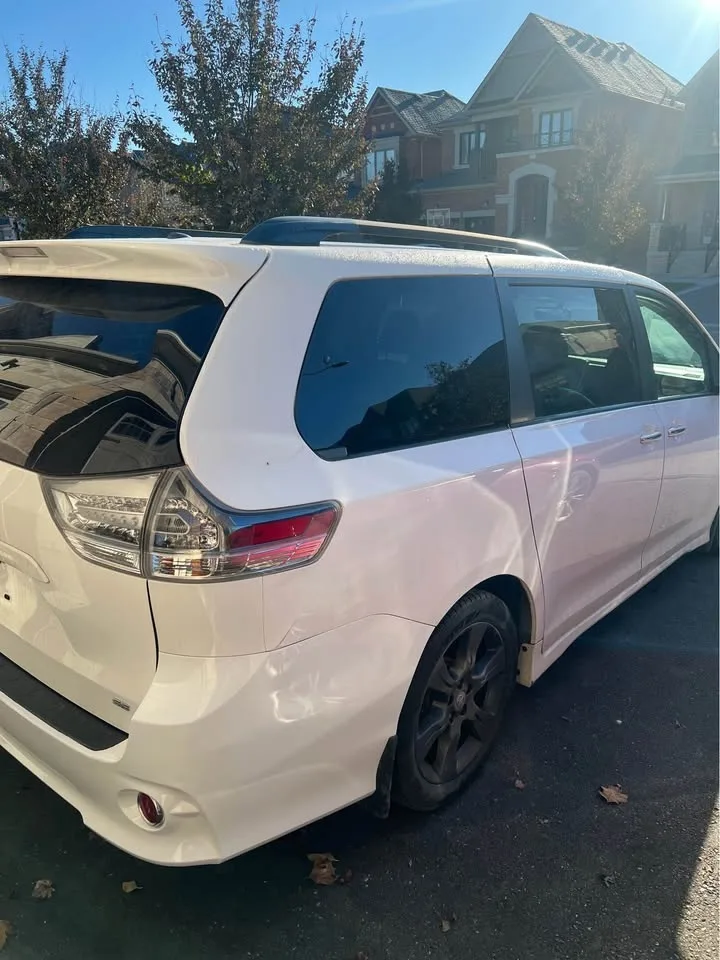 2015 Toyota sienna se no accident 171k kms image indicator(8)