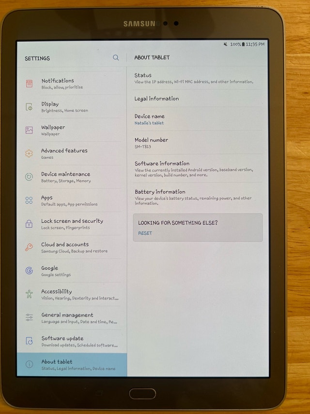 Samsung Tablet - Like NEW