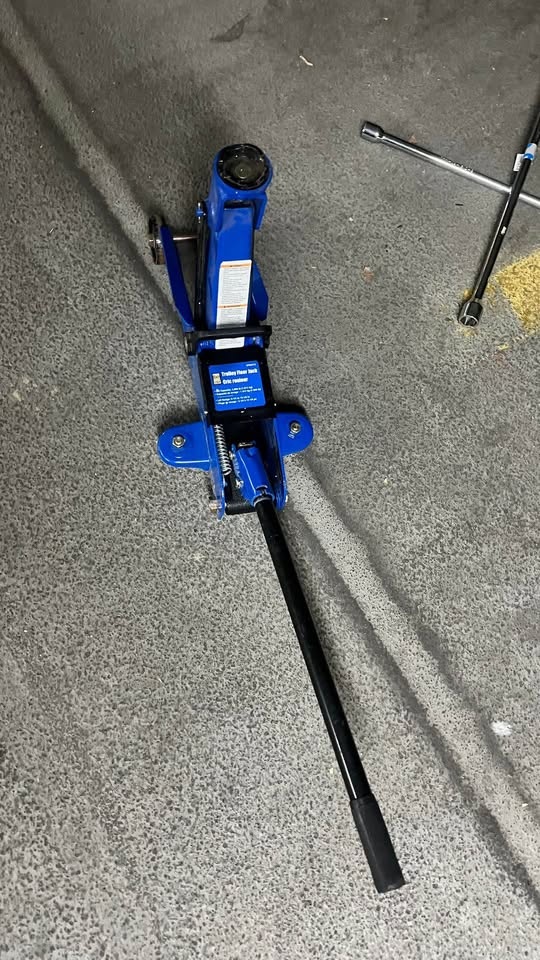 Floor Jack 2 Ton - photo 2