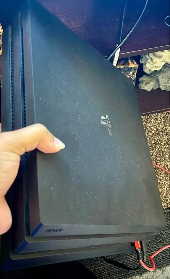 🔥 PS4 PRO 1TB + PSVR FULL BUNDLE — PRISTINE / BARELY USED 🔥 image indicator(2)