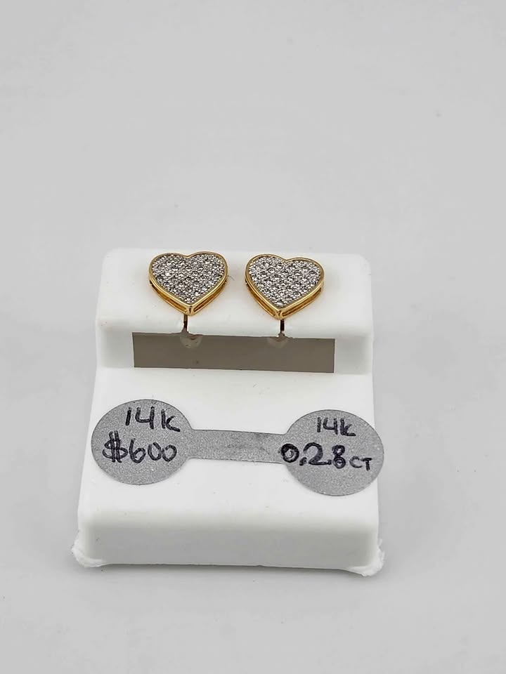 14k Gold earings 0.28CT diamonds
