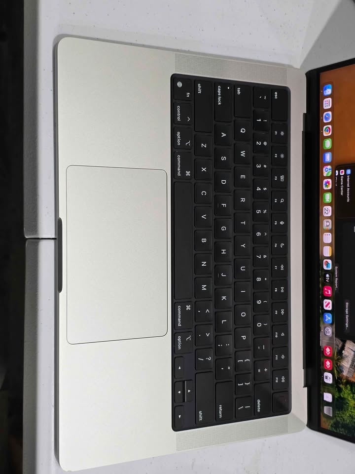 Like New M3 Pro Macbook Pro 14 inch - photo 3