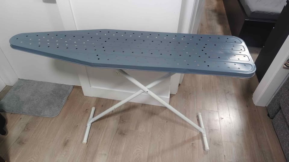 Free ironing board. - photo 3