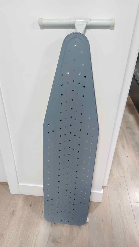 Free ironing board. - photo 4
