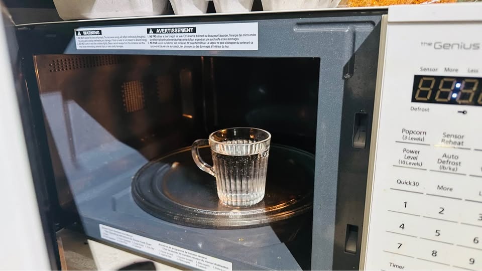 Panasonic Genius 1100W Microwave Oven for Sale - photo 2