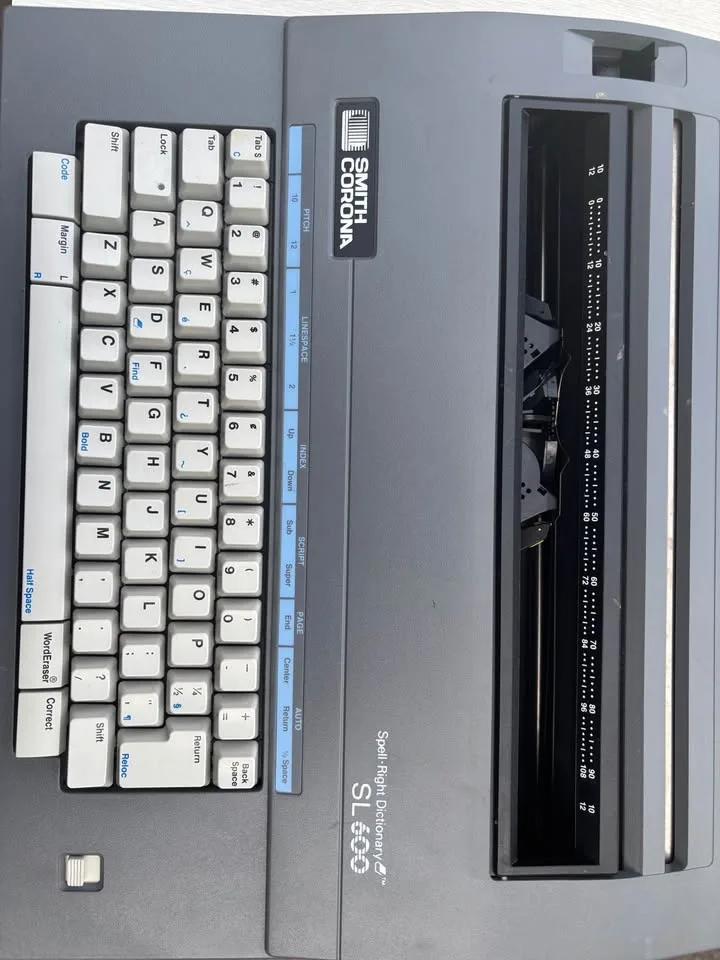 Portable Smith Corona Electric Typewriter image indicator(4)