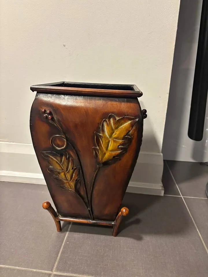 Square top vase planter