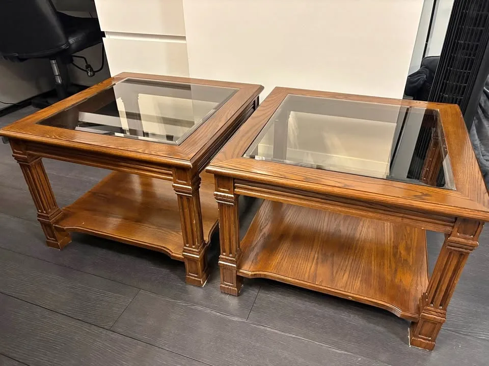 2 End Tables 22”x22”x16”