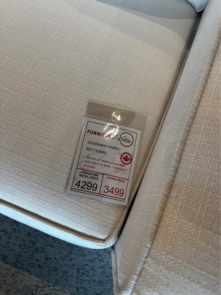 Beautiful Modern Sectional Sofa – Brand New (97x97) - photo 5